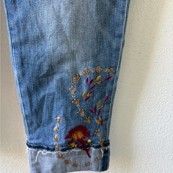 White House Black Market Slim Crop Jeans Size 10 Embroidered Casual Stretch Cuff - Picture 8 of 16